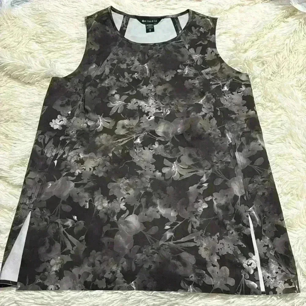 Athleta Refined Zephyr Tank